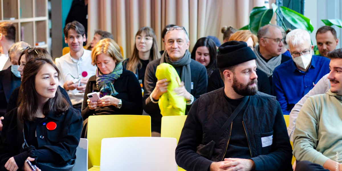 20231125mv pic1600x800nina 1s