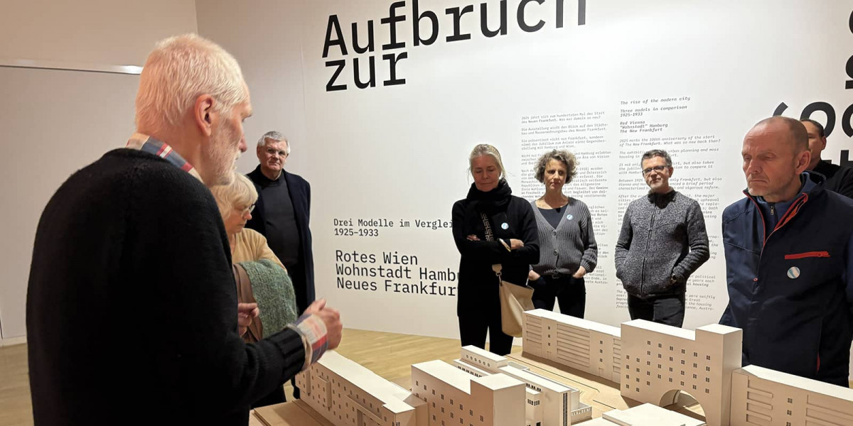 Besuch Ausstellung Aufbruch zur Modernen Stadt Impressionen3 03 12 2025 credit Mark Hetterich
