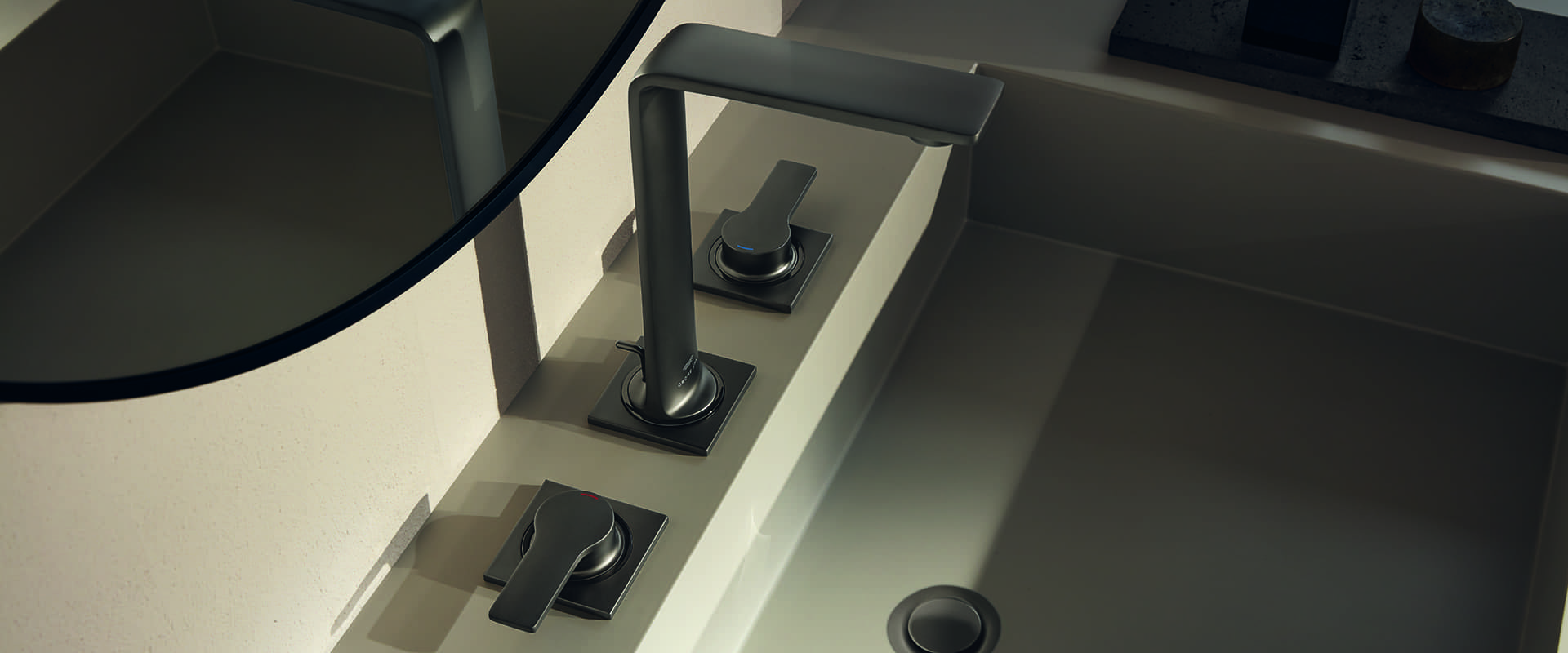 GROHE Allure Satin Graphite4 1920x800